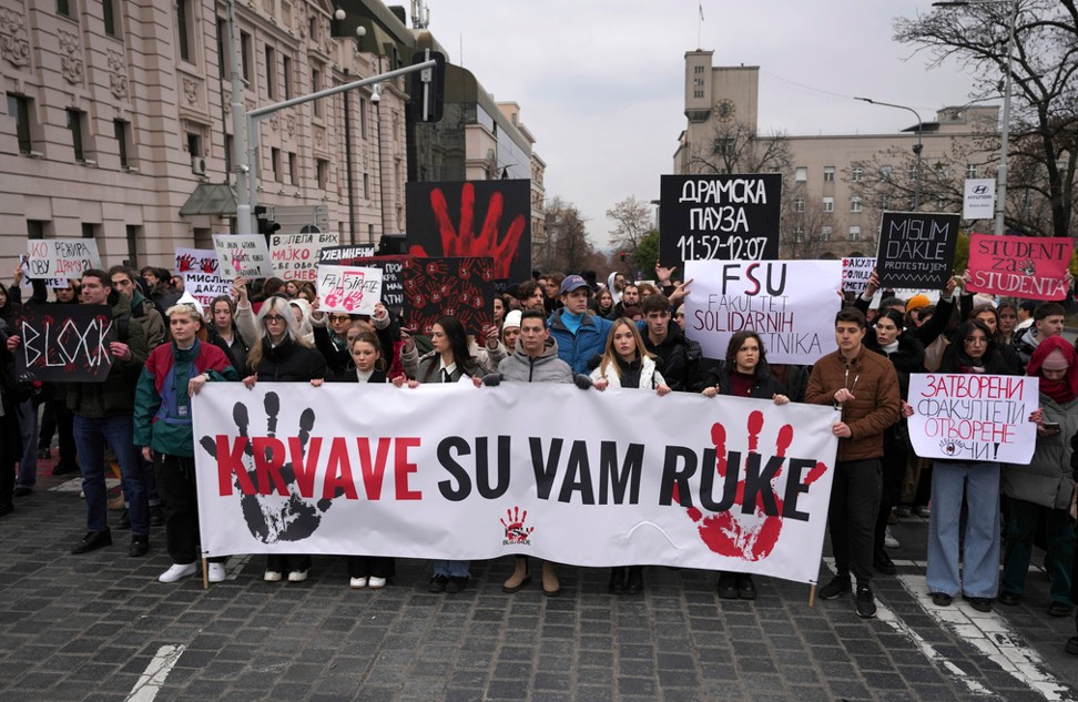 Studentët e të gjitha universiteteve në Serbi kërkojnë shpalljen e zgjedhje të jashtëzakonshme parlamentare