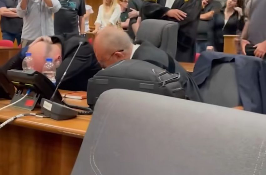 Më vodhën jetën! Roberto Saviano shpërthen në lot në sallën e gjyqit, fiton ndaj mafies