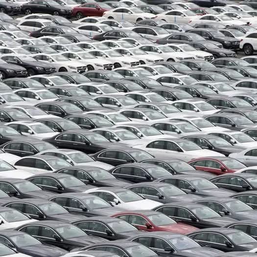 Industria automobilistike shkurton 51.500 vende pune! Rreziku vjen nga SHBA dhe Kina
