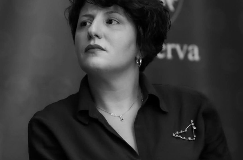  LOVE IS A LOSING GAME, SHPIRT.